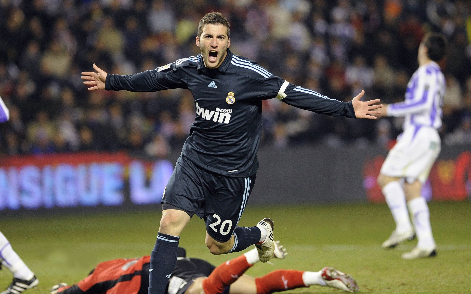 9游-体育新闻中心记者独家采访，体育新闻采访视频